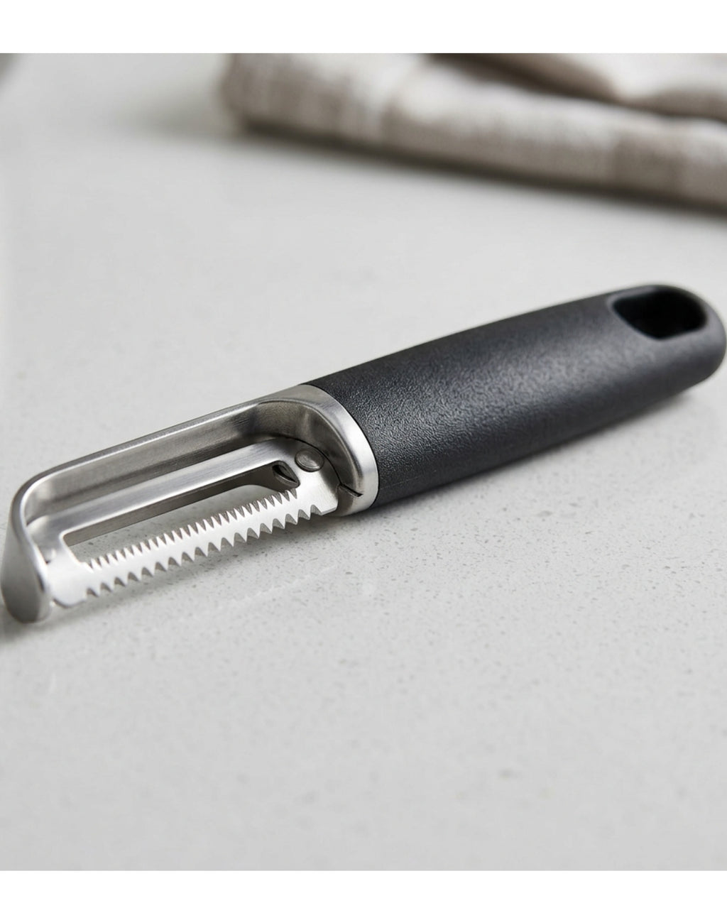 Zonva Stainless Steel Serrated Peeler Matte Black Grip