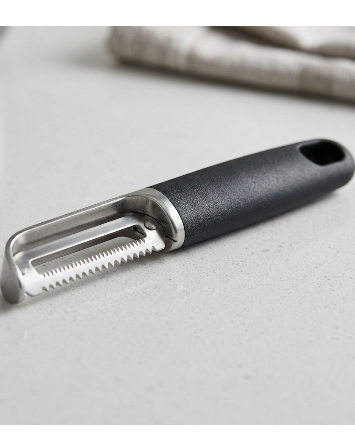 Zonva Stainless Steel Serrated Peeler Matte Black Grip
