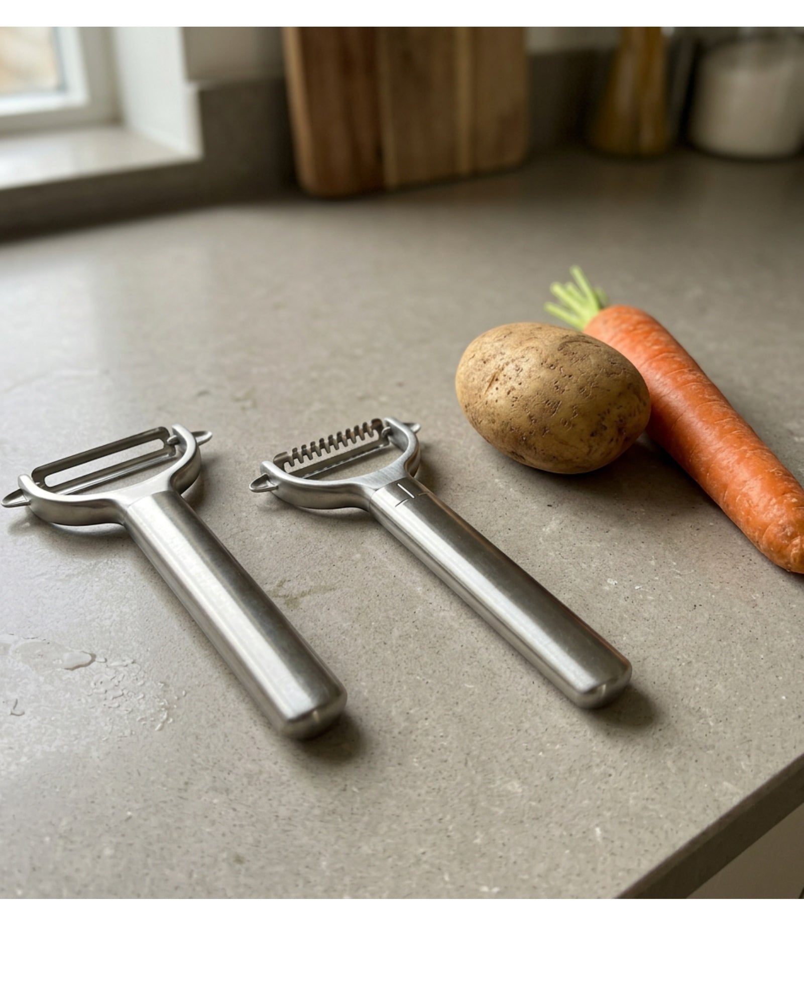 Zonva Twinprep Stainless Steel Straight and Julienne Peeler Set 2 Piece - Lifestyle view